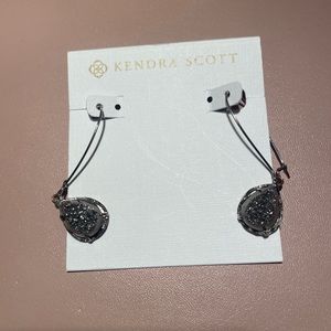 Kendra Scott Custom Platinum Druzy Dee Earrings in Rhodium Plated